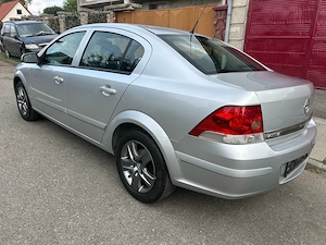 Opel Astra 1.6 Benzina 116 Cp an 2009  Sedan - imagine 5