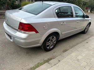 Opel Astra 1.6 Benzina 116 Cp an 2009  Sedan - imagine 4