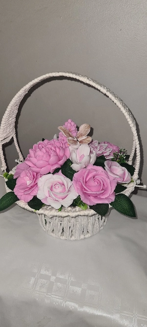 Aranjament floral din săpun 