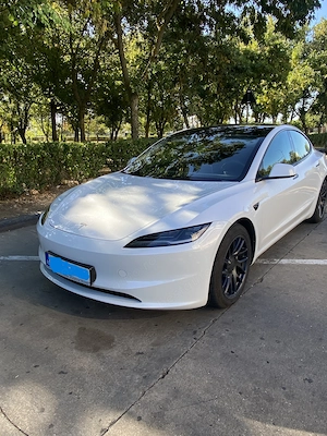 Vand Tesla model 3 highland dual motor (avariata) - imagine 3