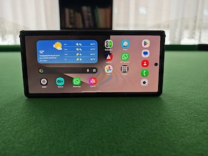 Samsung Fold 7 impecabil husa Spigen 