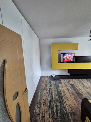 Inchiriez apartament 2 camere decomandat ,calea severinului nr18,bl 309 - imagine 5