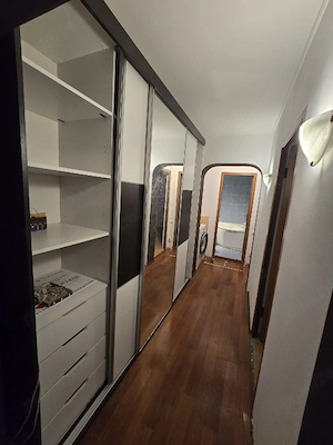 Vand apartament 3 camere, semidecomandat, str. Liviu Rebreanu  - imagine 5