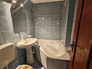 Vand apartament 3 camere, semidecomandat, str. Liviu Rebreanu  - imagine 4