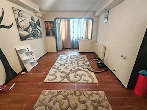 Vand apartament 3 camere, semidecomandat, str. Liviu Rebreanu  - imagine 3