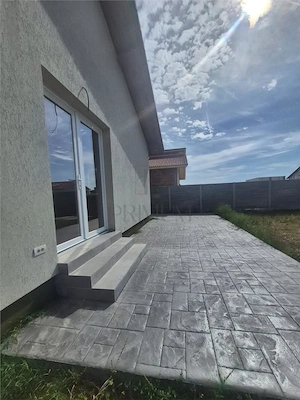 CASA INDIVIDUALA - SUPERBA - APROAPE DE CENTURA - imagine 8
