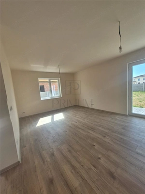 CASA INDIVIDUALA - SUPERBA - APROAPE DE CENTURA - imagine 9