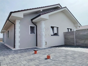 Duplex pe parter - zona linistita - personalizare interioara