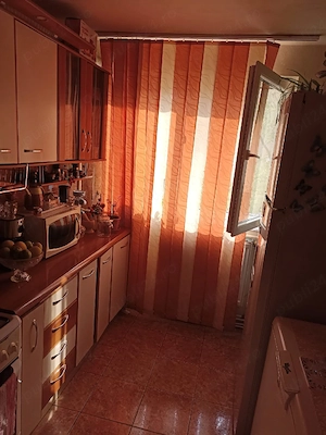 Apartament cu 3 camere,strada Tudor Vladimirescu,bloc L3 Et 4 ap 18, apartamentul are 60 m pătrați. - imagine 3