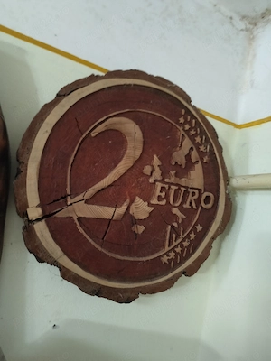 Vând monede sculptura lemn de pin 