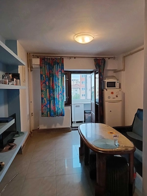 Proprietar, ofer spre inchiriere apartament cu 2 camere cu centrala proprie - imagine 1