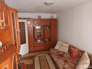 Închiriez garsonieră 