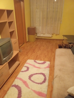 Închiriez apartament semidecomandat - imagine 3