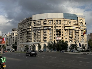 p-ța Unirii, total renovat, 3 camere, 2 bai, lângă metrou