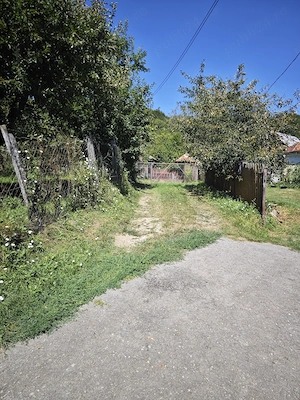 Casa bătrânească și terenuri  oportunitate  - imagine 2