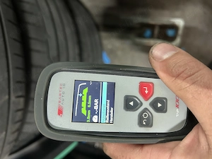 Aparat de dejantat Roti  pana la 21zoll mobil si Compact