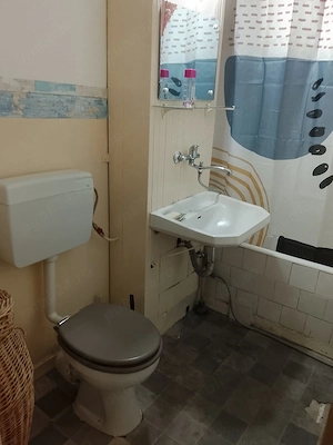Închiriez apartament cu 3 camere zona Centrofarm - imagine 9