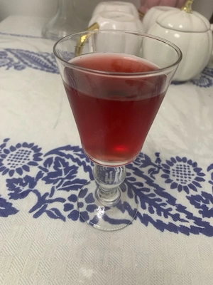 Vin roșu de casă - ananas 