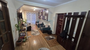 Apartament cu 3 camere, doar 5 apartamente in Bloc - imagine 2