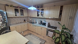Apartament cu 3 camere, doar 5 apartamente in Bloc - imagine 3