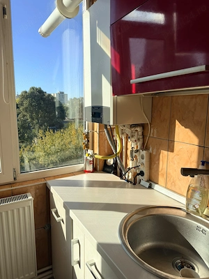  Vand apartament doua camere decomandat etaj 4 4 , strada Varful cu Dor nr 1 - imagine 2