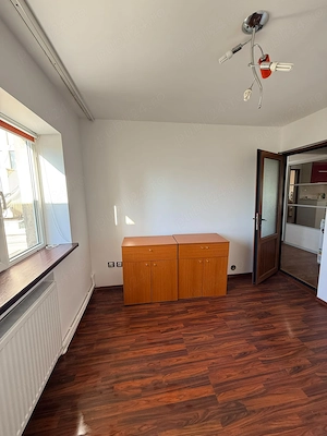  Vand apartament doua camere decomandat etaj 4 4 , strada Varful cu Dor nr 1 - imagine 8