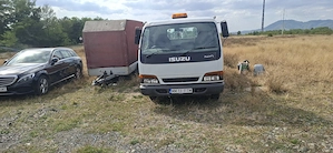 basculanta Isuzu, motor indestructibil, 3.5 t dubla axa spate. Se conduce cu categoria B