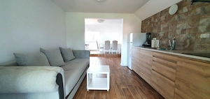 Inchiriez apartament de 2 camere semidecomandata pe Callatis zona Garii! - imagine 2