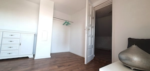 Inchiriez apartament de 2 camere semidecomandata pe Callatis zona Garii! - imagine 6
