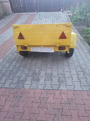 Semiremorca auto