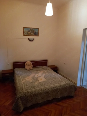 Vând apartament 3 camere decomandate zonă liniștită cu centrală pe gaz zona iozefin! - imagine 4