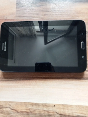 vând tableta Samsung pentru piese 