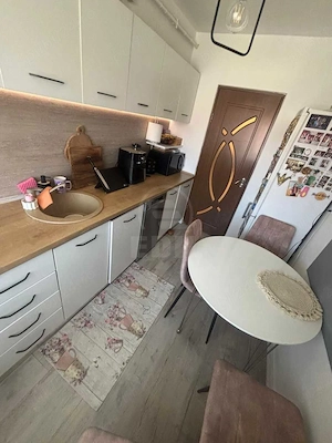 Apartament 2 camere decomandat zona Eroilor - imagine 6