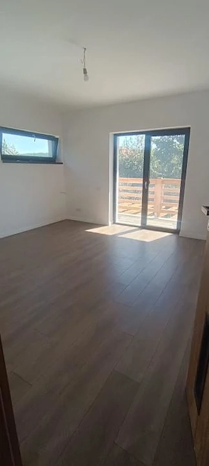 CASA IN VALEA URSULUI. - imagine 9