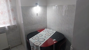 Ap cu 2 camere dec etaj 2 Bălcescu  - imagine 9