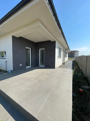 Duplex pe parter de vanzare in Bucovat