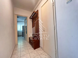 Apartament cu 2 camere, etajul 1, balcon, loc de parcare, zona central - imagine 4