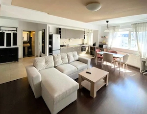 Un apartament care bifează exact ce contează spațiu lumină liniște și parcare