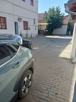 Inchiriez apartament cu 2 camere-birouri ultracentral cu parcare in curte. - imagine 9