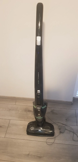 aspirator cu acumulator  AEG germania