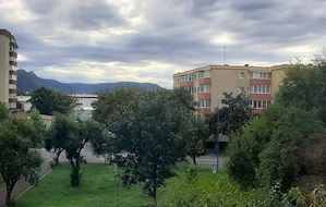 Apartament Renovat 2 Camere + Boxă 7 MP  Vedere Superbă spre Tâmpa - imagine 3