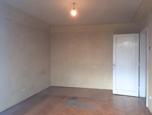 Apartament 2 camere 89000 EUR etaj intermediar foarte aproape de piata Astra - imagine 7
