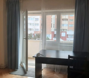 Vanzare 3 camere complet renovat zona pietonala Racadau - imagine 4