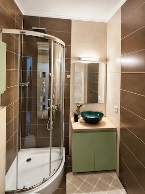 DUPLEX MODERN CU 3 CAMERE TERASĂ PARCARE ȘI BOXĂ CORESI - imagine 12