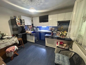 Casa 240 mp, teren 309 mp, zona Micro 4 - imagine 9