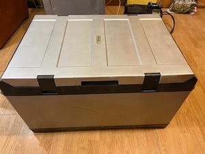 Vand frigider Waeco 80 litri , 12V 24V 220V.Congeleaza pana la -18 C.