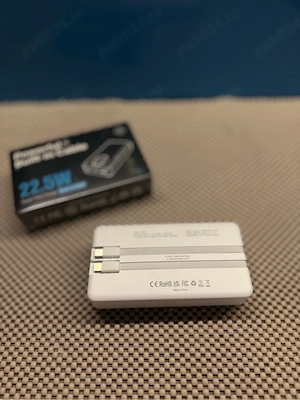 Baterie externă   Power Bank 30.000 mAh 22.5W Super Fast Charge, cabluri integrate 