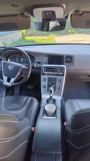 Volvo V60, automat, 2018 - imagine 4