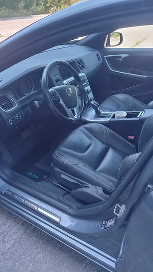 Volvo V60, automat, 2018 - imagine 6