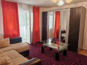 Ofer spre închiriere apartament cu 2 camere